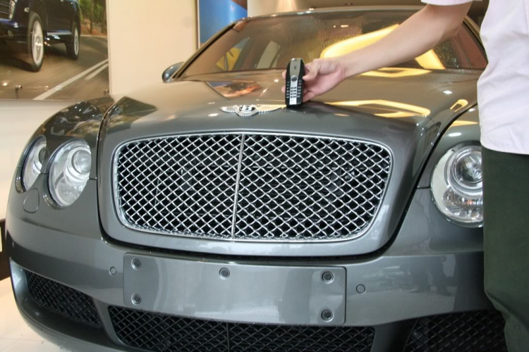 Bentley lạ in Hà Nội