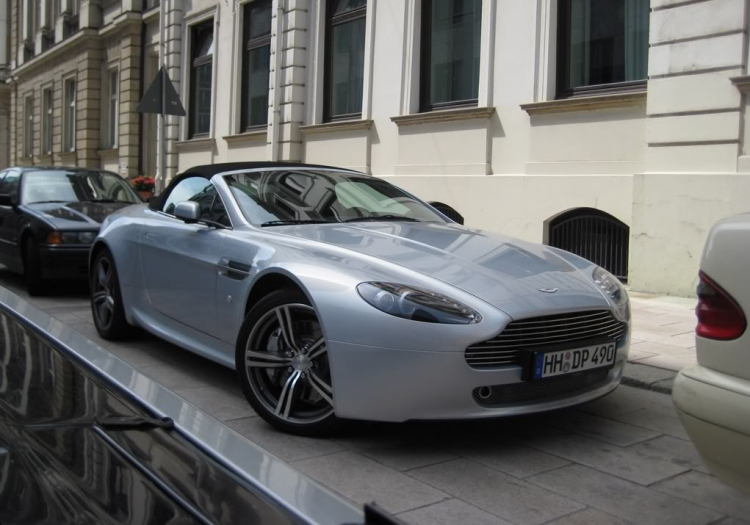 Aston Martin AMV8 Vantage Roadster N400