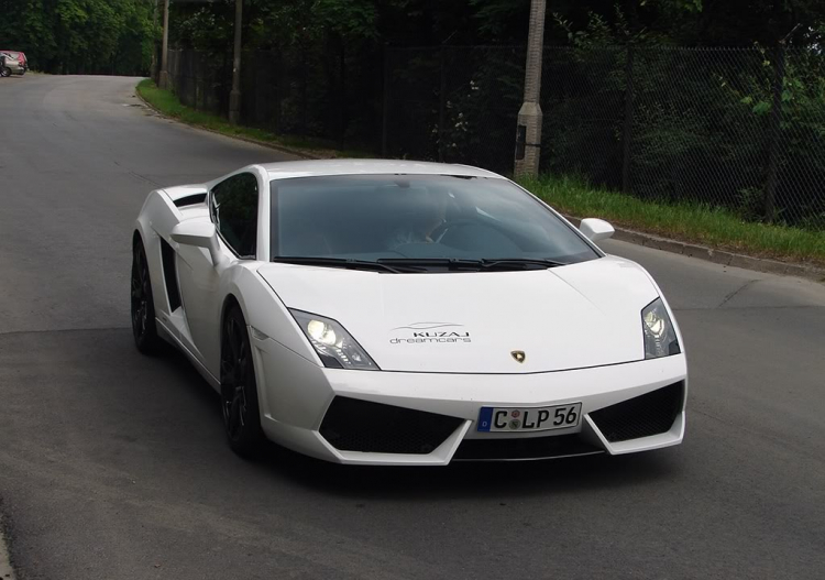 Lamborghini Gallardo  LP 560 mới xuất hiện trên đường phố.....................