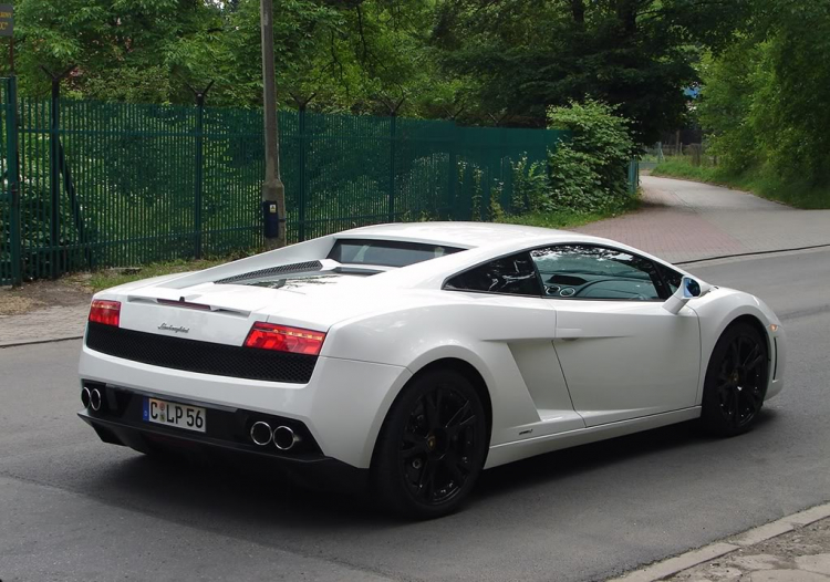 Lamborghini Gallardo  LP 560 mới xuất hiện trên đường phố.....................