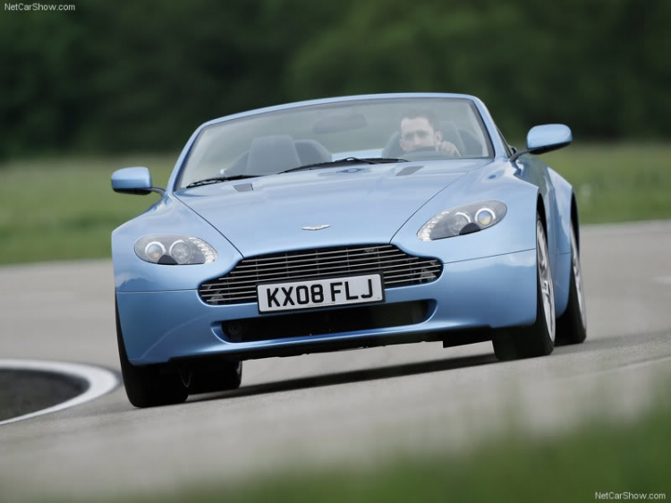 Aston Martin V8 Vantage Roadster (2009)