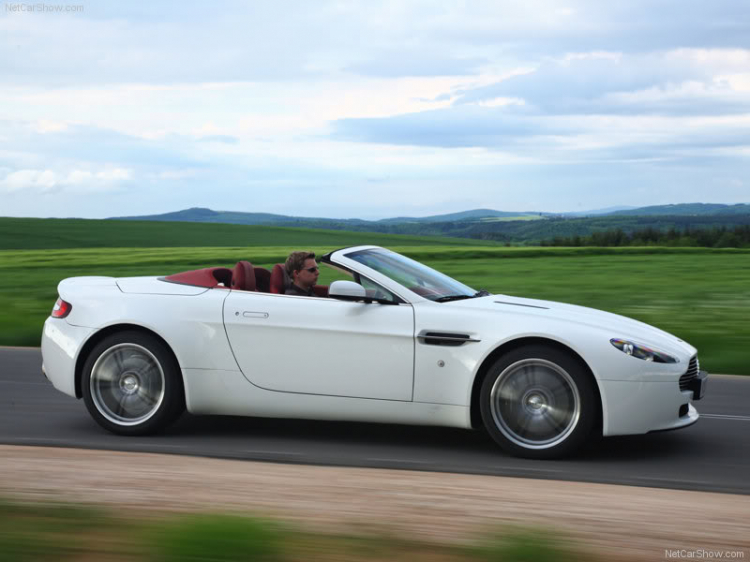 Aston Martin V8 Vantage Roadster (2009)