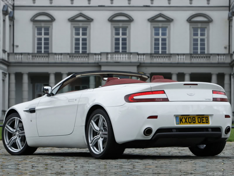 Aston Martin V8 Vantage Roadster (2009)