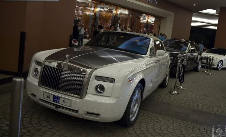 Phantom Drophead coupe  .........      HOT.................