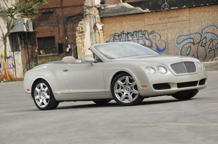 Một chú Bentley  GTC