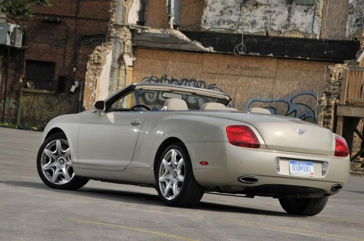 Một chú Bentley  GTC