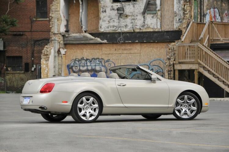 Một chú Bentley  GTC