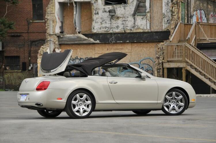 Một chú Bentley  GTC