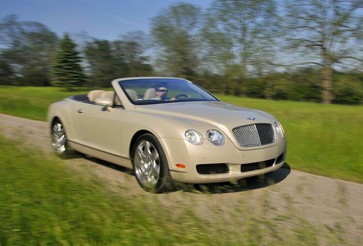 Một chú Bentley  GTC