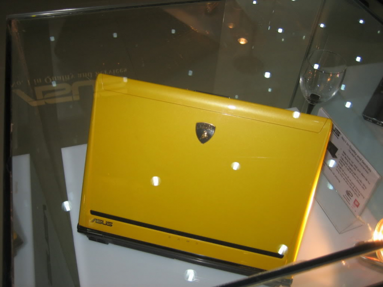 Thăm Lamborghini tại … Computer Expo 2008.