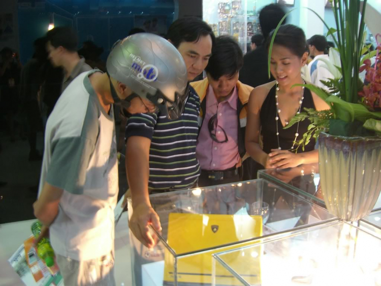 Thăm Lamborghini tại … Computer Expo 2008.