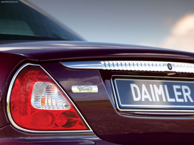 Daimler-Super Eight (8)..... Nó đc xem là đối thủ của Bently đc hôk các bác?