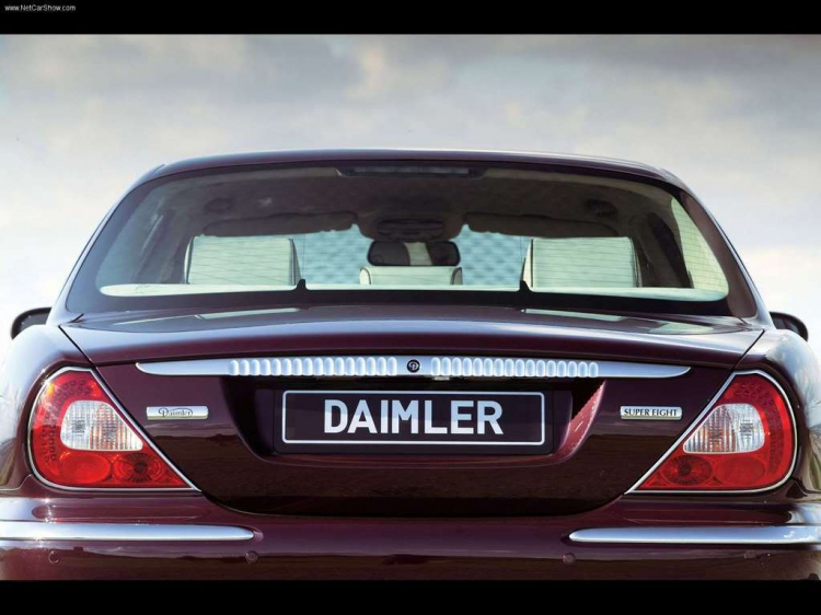 Daimler-Super Eight (8)..... Nó đc xem là đối thủ của Bently đc hôk các bác?