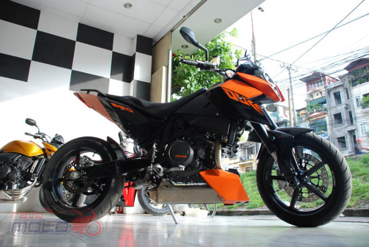 KTM Duke đây các bác.