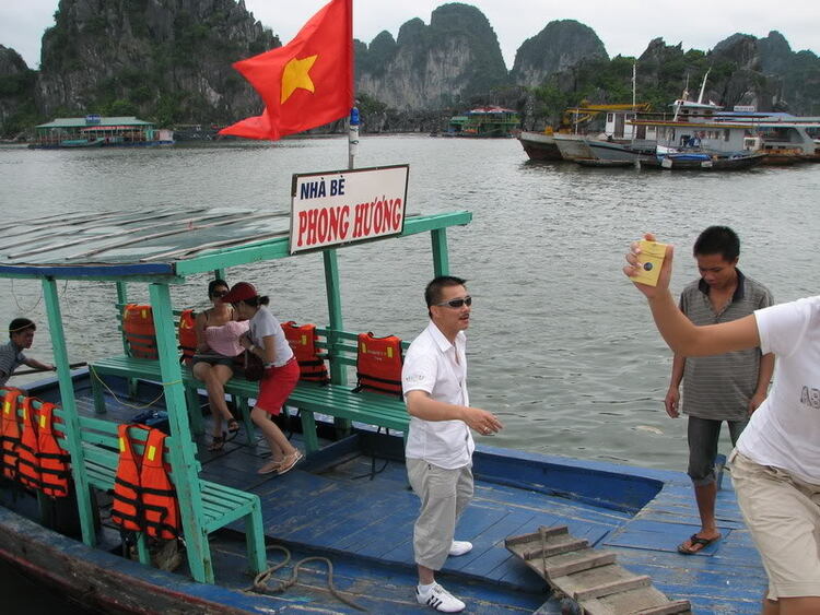 Dã ngọai tháng 8: Về Quảng Ninh, cùng vui, cùng câu cá biển. Dã ngọai tháng 8: Về Quảng Ninh, cùng vui, cùng câu cá biển.