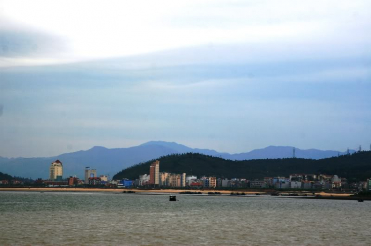 Dã ngọai tháng 8: Về Quảng Ninh, cùng vui, cùng câu cá biển. Dã ngọai tháng 8: Về Quảng Ninh, cùng vui, cùng câu cá biển.