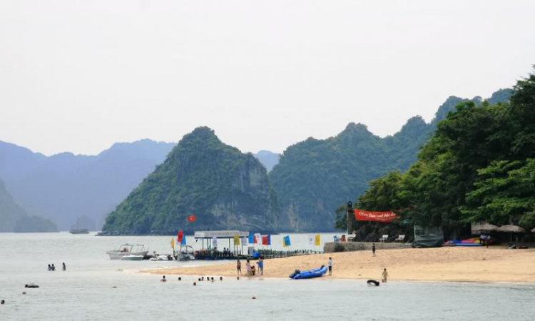 Dã ngọai tháng 8: Về Quảng Ninh, cùng vui, cùng câu cá biển. Dã ngọai tháng 8: Về Quảng Ninh, cùng vui, cùng câu cá biển.