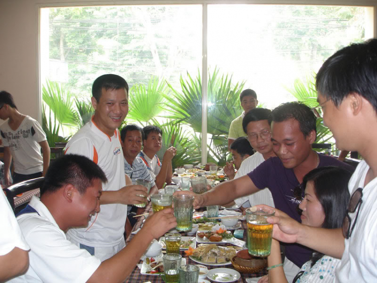 Dân chơi OS Sài Gòn- Hà Nội giáp lá cà