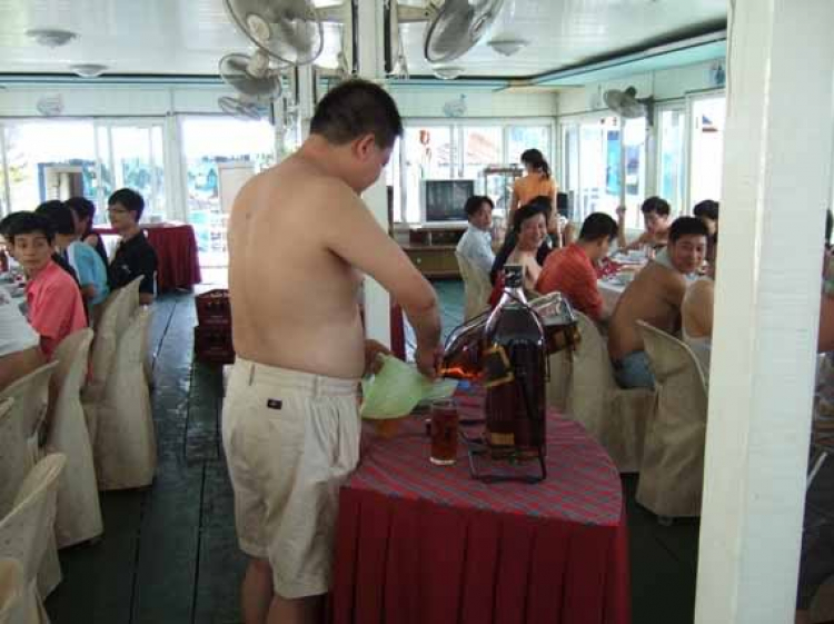 Dã ngọai tháng 8: Về Quảng Ninh, cùng vui, cùng câu cá biển. Dã ngọai tháng 8: Về Quảng Ninh, cùng vui, cùng câu cá biển.