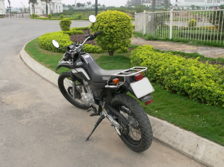 Nhờ các bác tư vấn xe giống con cào cào , đua xe địa hình hay biểu diễn Nhờ các bác tư vấn xe giống con cào cào , đua xe địa hình hay biểu diễn