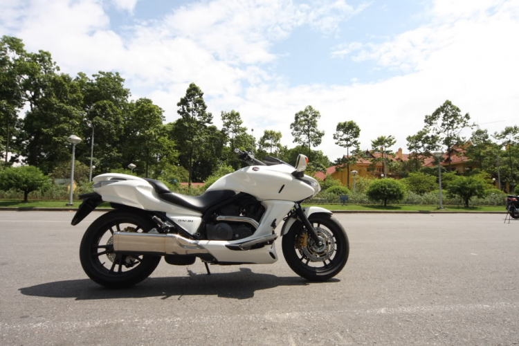 Honda DN-01 White