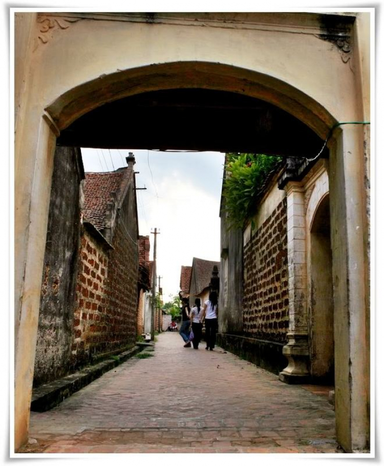 Đường Lâm - Hà Nội, làng cổ ngày đầy tháng.