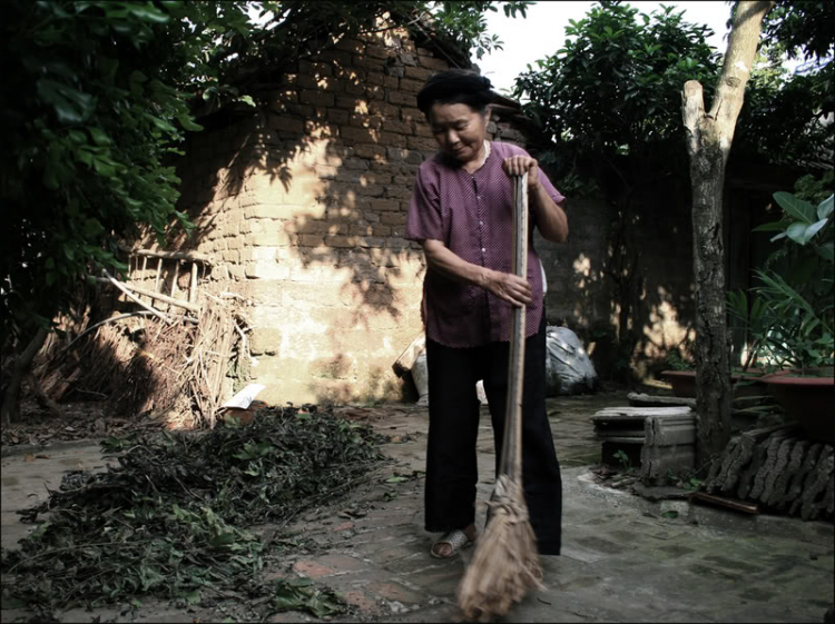 Đường Lâm - Hà Nội, làng cổ ngày đầy tháng.