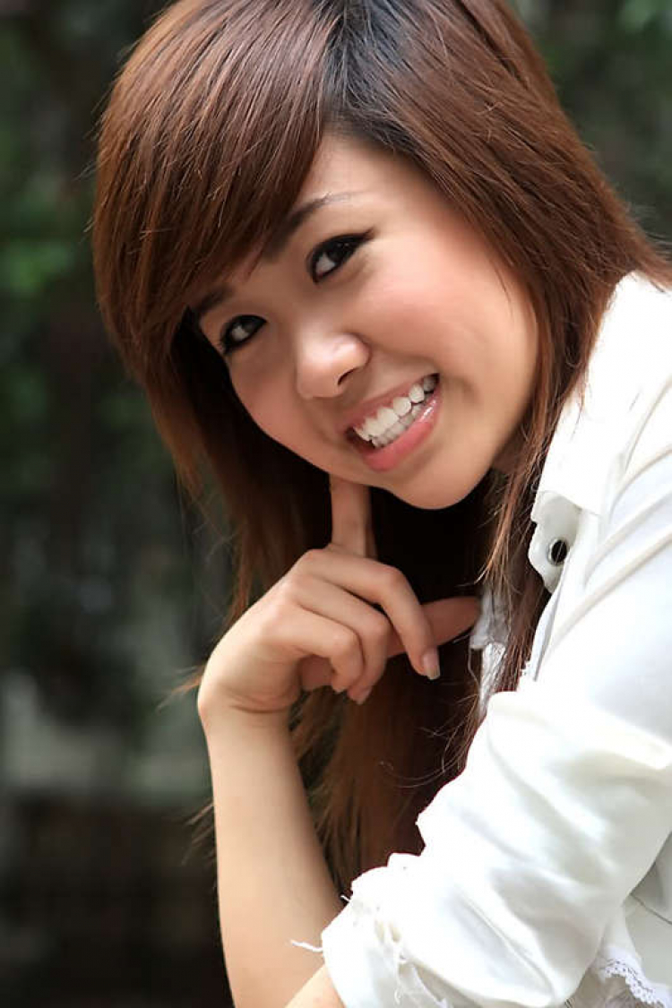 Cô chủ quán Cafe xinh đẹp!!!