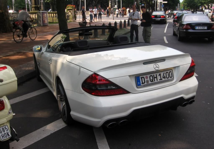 SL 63 AMG khác SL 65 AMG ở điểm nào