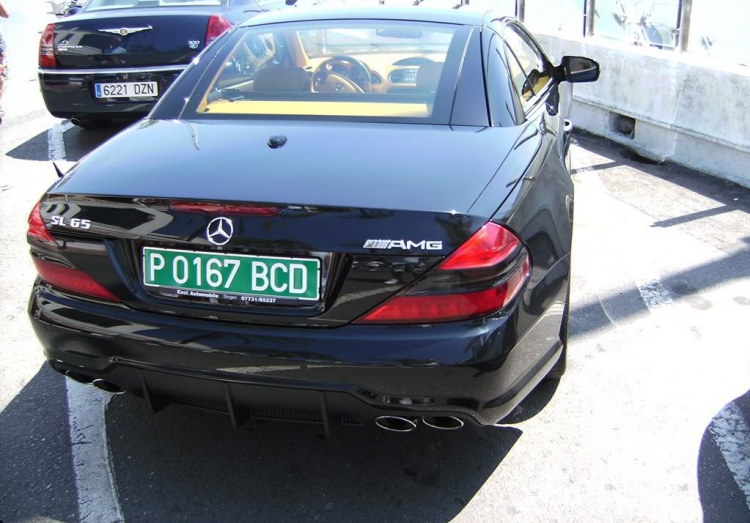 SL 63 AMG khác SL 65 AMG ở điểm nào