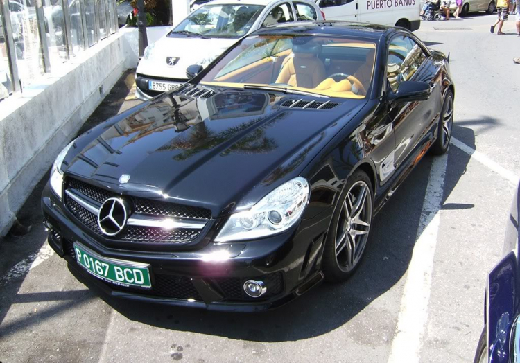 SL 63 AMG khác SL 65 AMG ở điểm nào