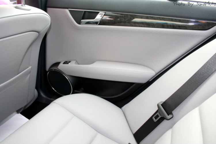 MERCEDES BENZ C200 hàng nhập khẩu