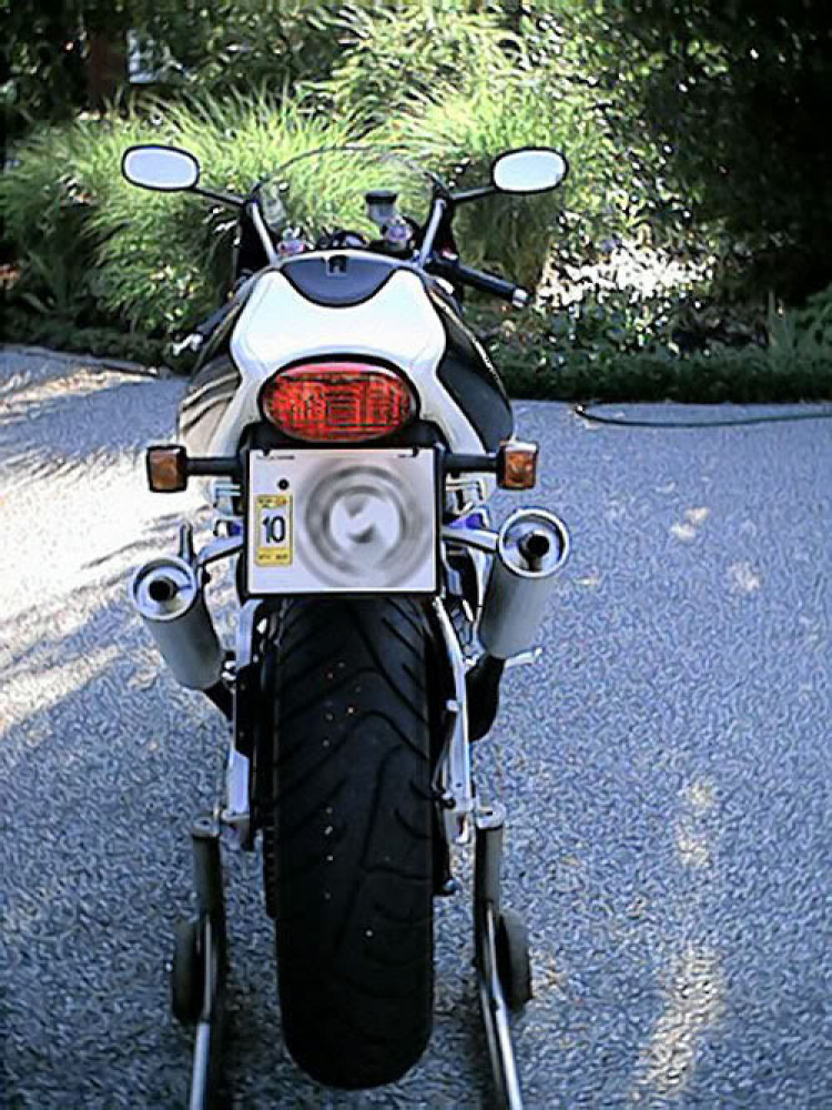 Hỏi các bác về con RGV 250 Hỏi các bác về con RGV 250