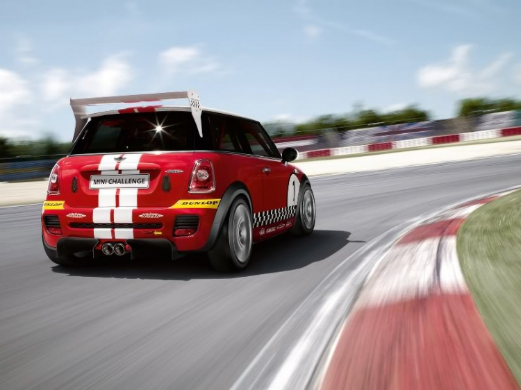 Một chú Mini Cooper rất đẹp, độc, lạ mắt Một chú Mini Cooper rất đẹp, độc, lạ mắt