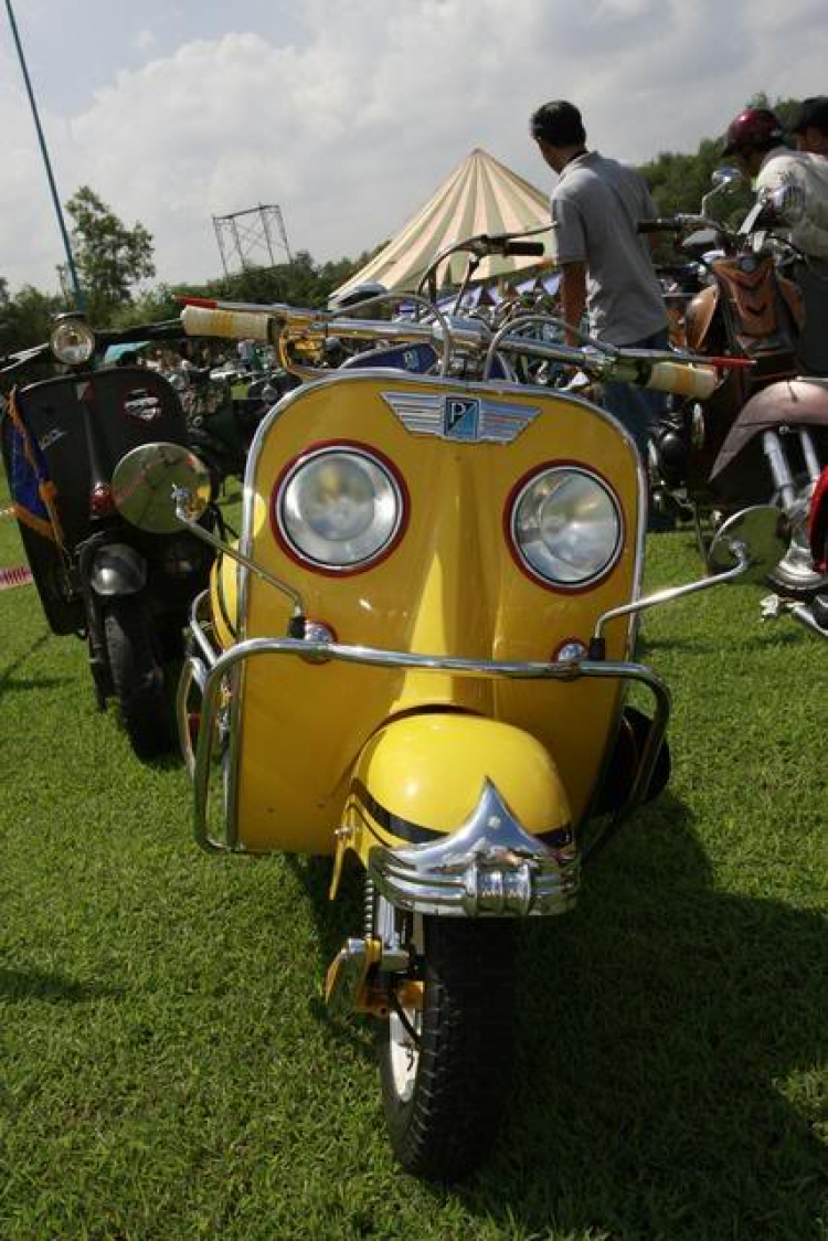 Vespa cổ...và mẫu