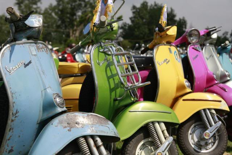 Vespa cổ...và mẫu