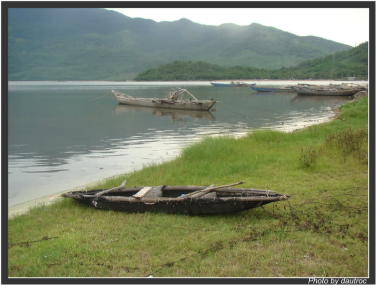 Lang thang một khúc Sông Hương& ẩm thực dân giã Huế