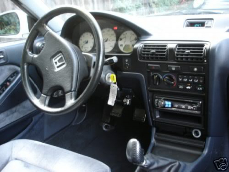 honda accord92 tìm mặt nạ nhựa trên taplo honda accord92 tìm mặt nạ nhựa trên taplo