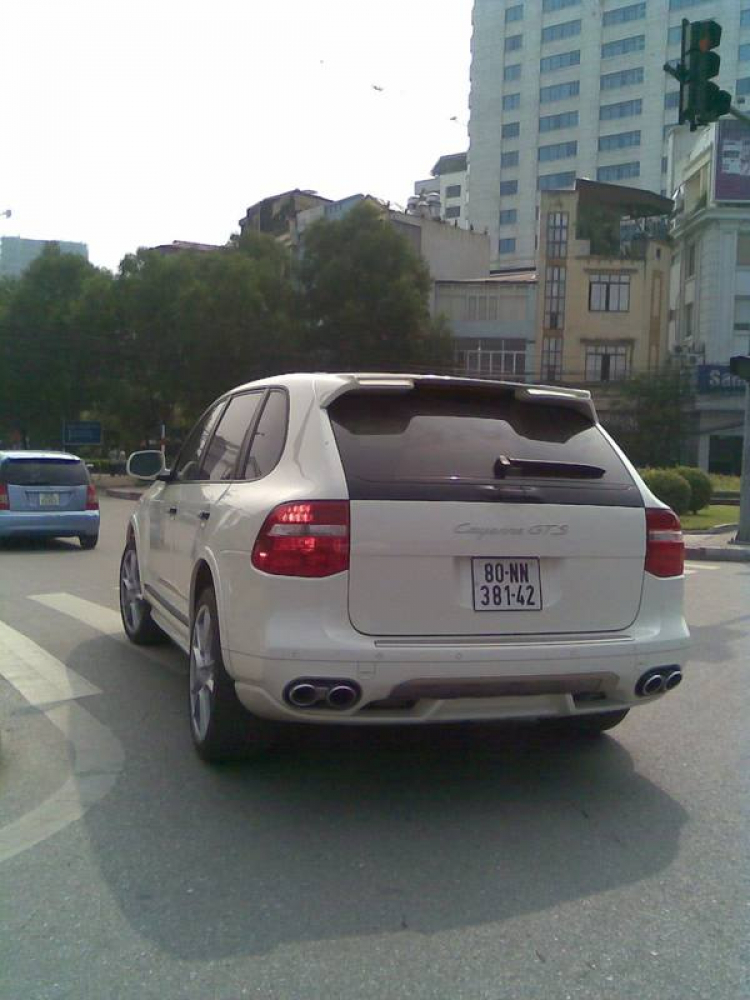 1 em Cayenne GTS White in HN