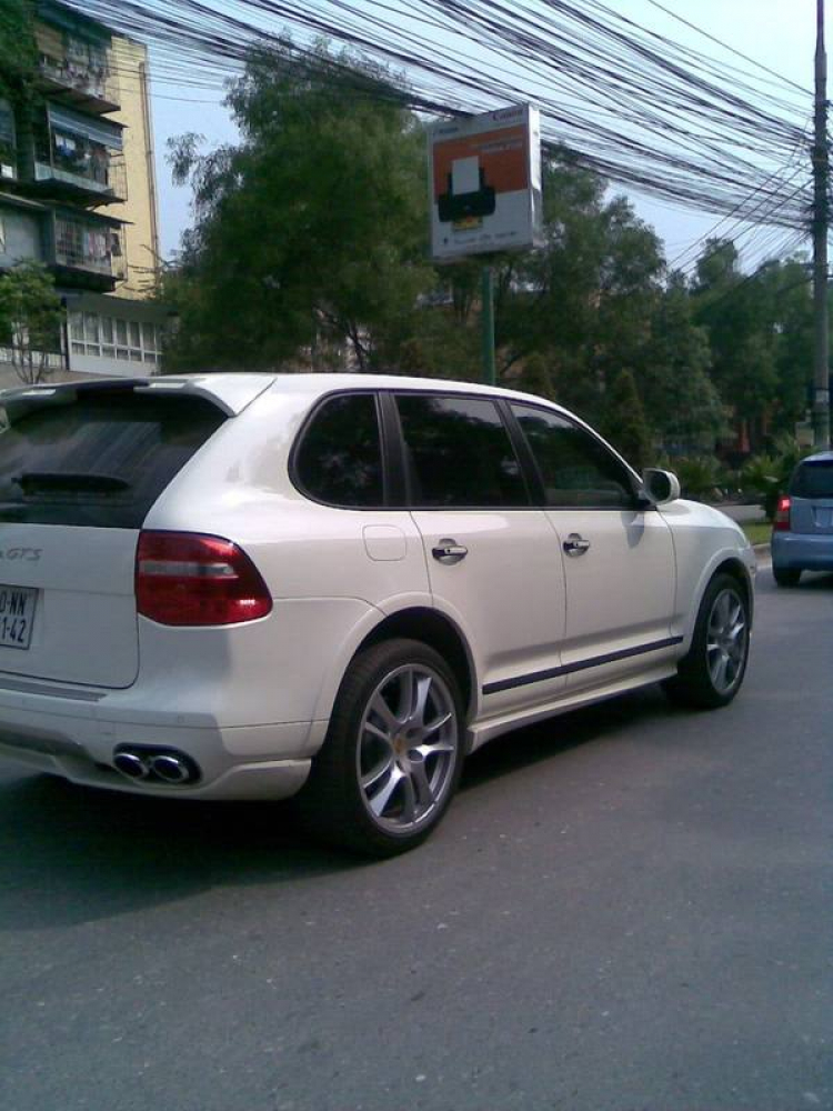 1 em Cayenne GTS White in HN