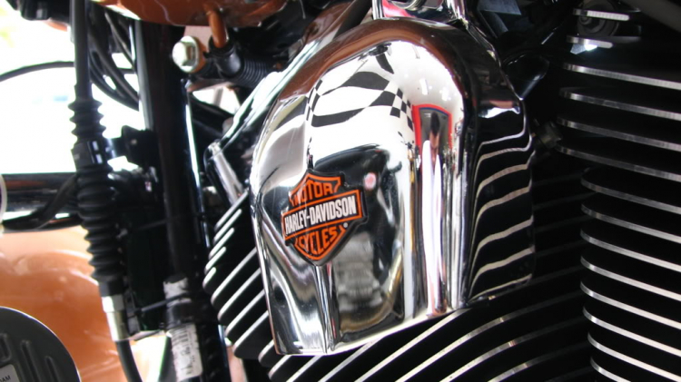 Harley Deluxe Anniversary