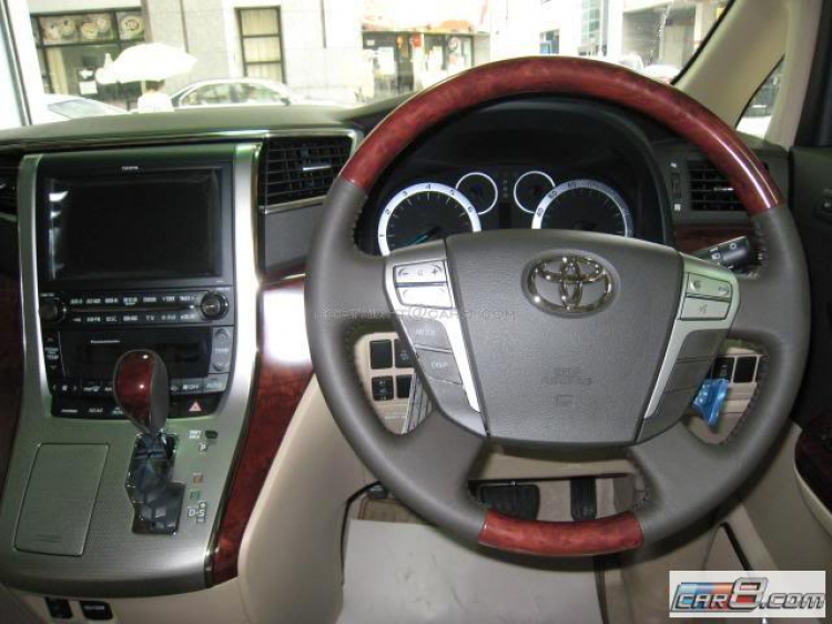 TOYOTA ALPHARD