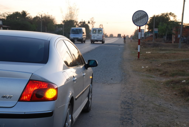 Sư Tử 407 và 553km Tà đạo " đem Cha bỏ Rừng " của Tà Mỗ