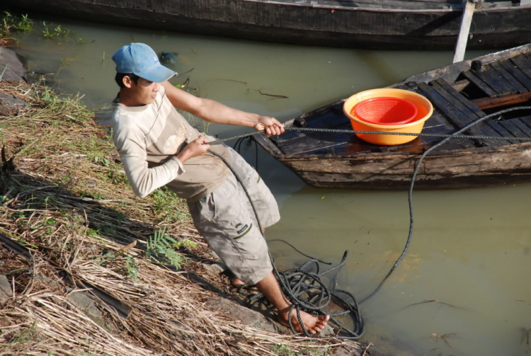 Sư Tử 407 và 553km Tà đạo " đem Cha bỏ Rừng " của Tà Mỗ