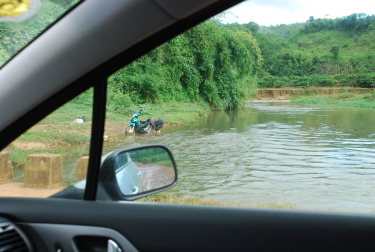 Sư Tử 407 và 553km Tà đạo " đem Cha bỏ Rừng " của Tà Mỗ