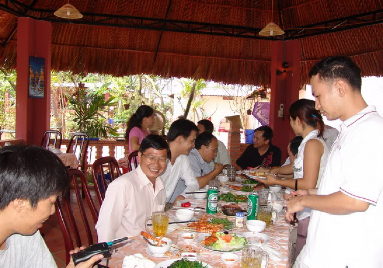 Chi hội Ô tô Biên Hòa VS Xóm nhà lá.