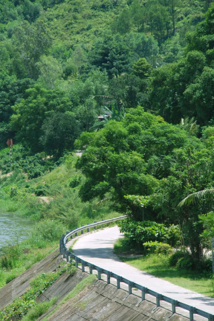 Sư Tử 407 và 553km Tà đạo " đem Cha bỏ Rừng " của Tà Mỗ