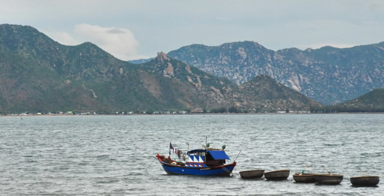 Sư Tử 407 và 553km Tà đạo " đem Cha bỏ Rừng " của Tà Mỗ