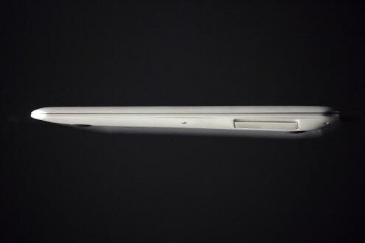 macbook và EeePC sản phẩm đi đôi cùng công nghệ tương lai.