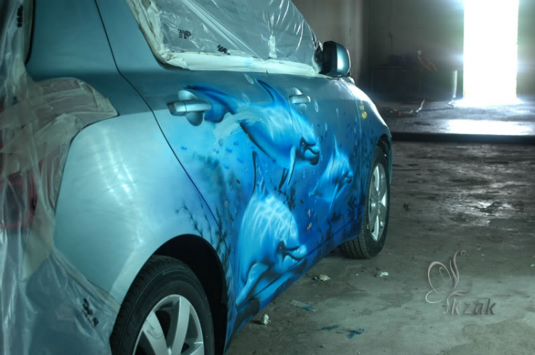 Suzuki Swift - Xe chở cá heo...^^ Suzuki Swift - Xe chở cá heo...^^